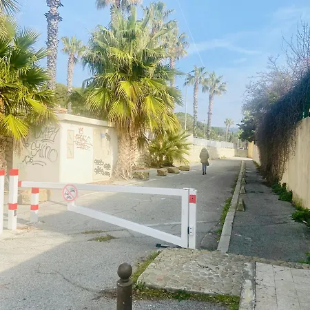 Vue Emplacement Exceptionnel Avec Parking *