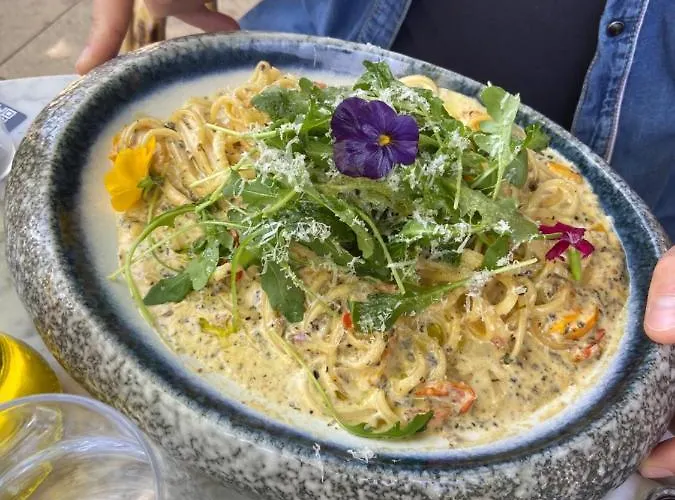 Vue Emplacement Exceptionnel Avec Parking Daire La Ciotat